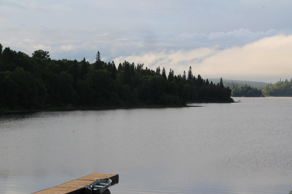 Catfish Lakefront Cabins & Campground Wawa Eksteriør billede