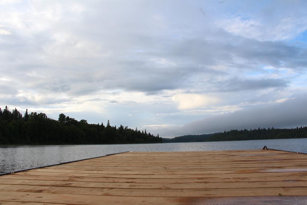 Catfish Lakefront Cabins & Campground Wawa Eksteriør billede