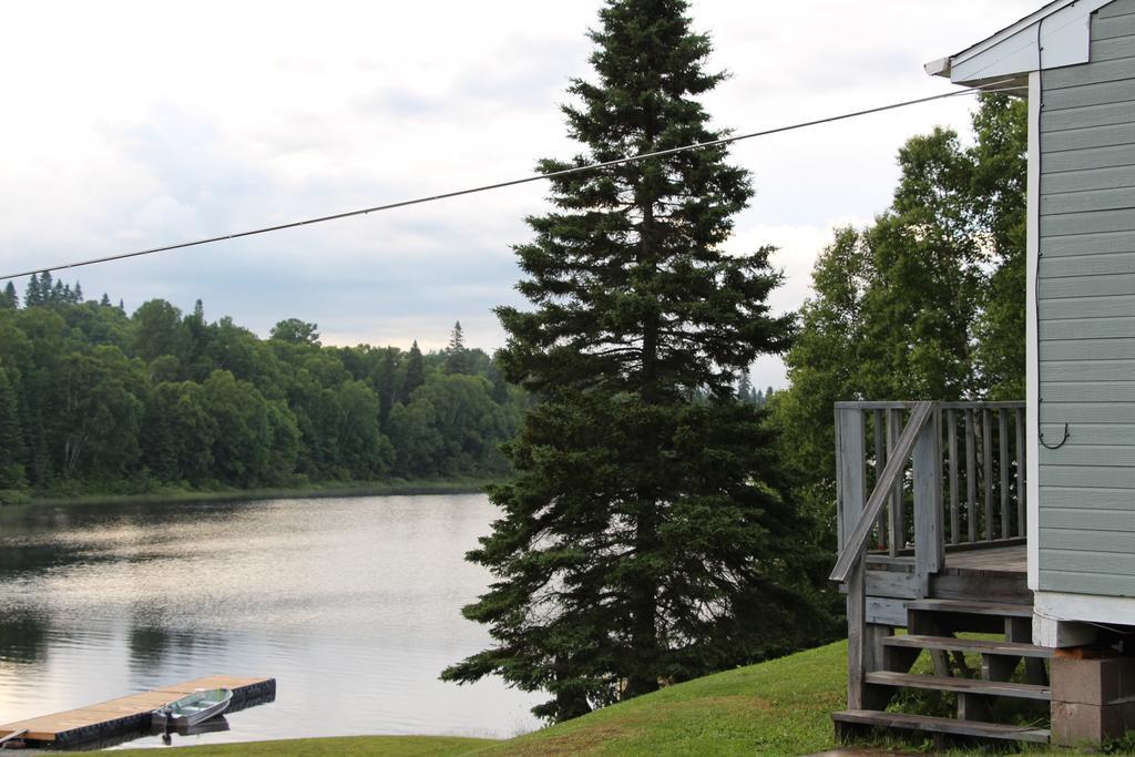 Catfish Lakefront Cabins & Campground Wawa Eksteriør billede